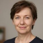 Портрет уверенного российского бизнесмена на нейтральном фоне для подбора бухгалтеров в компанию Insite-Ek